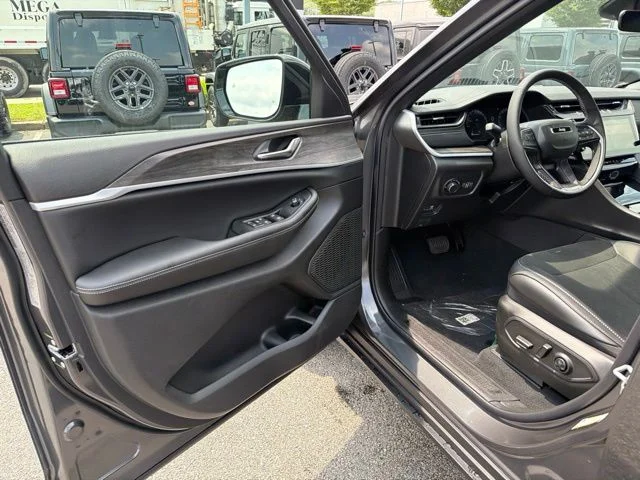 New 2026 Gray Jeep Altitude image 13