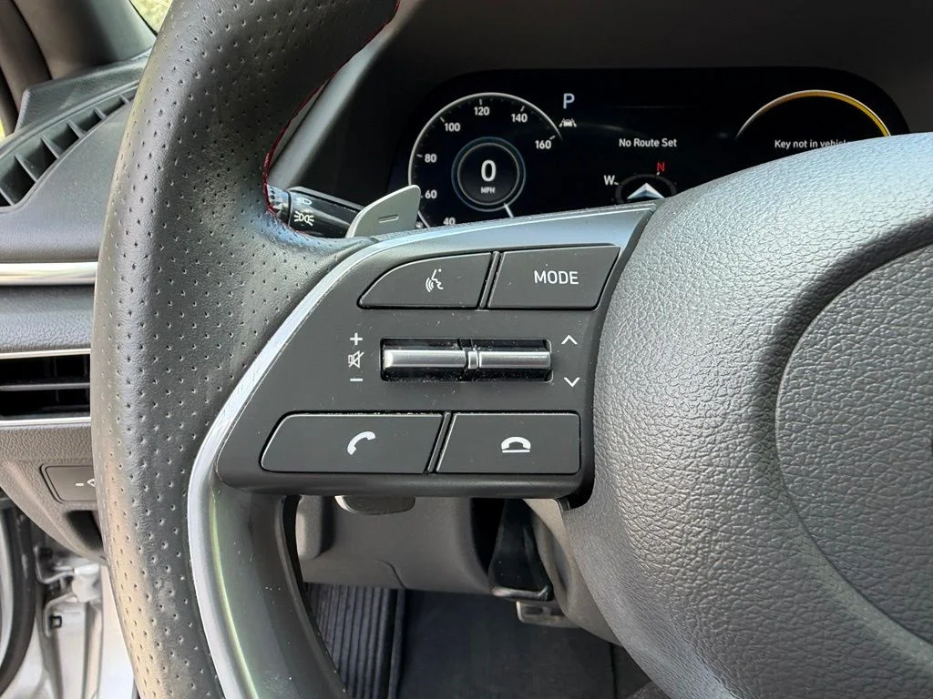 Used 2022 Shimmering Silver Hyundai SEL Plus image 21