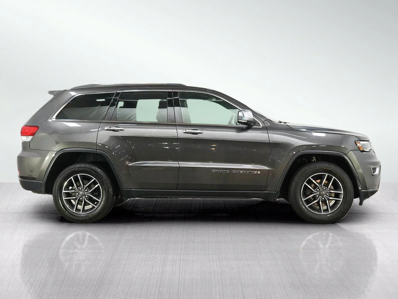 Used 2019 Granite Crystal Metallic Clearcoat Jeep Limited image 6