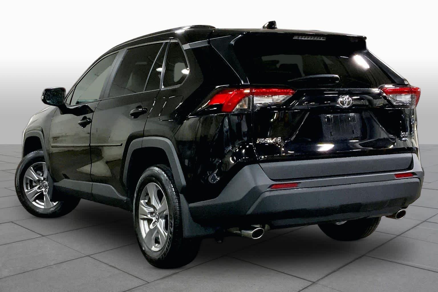 Used 2025 Midnight Black Metallic Toyota XLE image 12