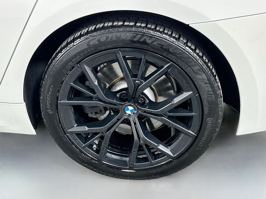 Used 2022 Alpine White BMW 540i xDrive image 32