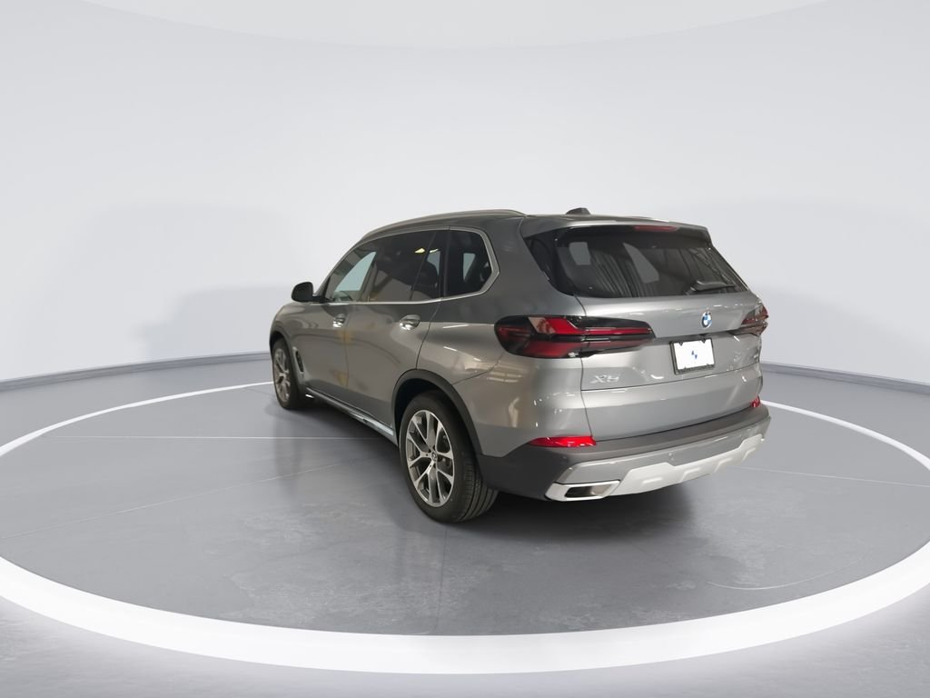New 2026 Gray Metallic BMW xDrive40i image 6