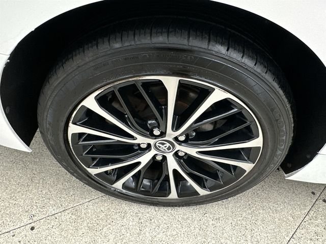 Used 2019 White Toyota SE image 38
