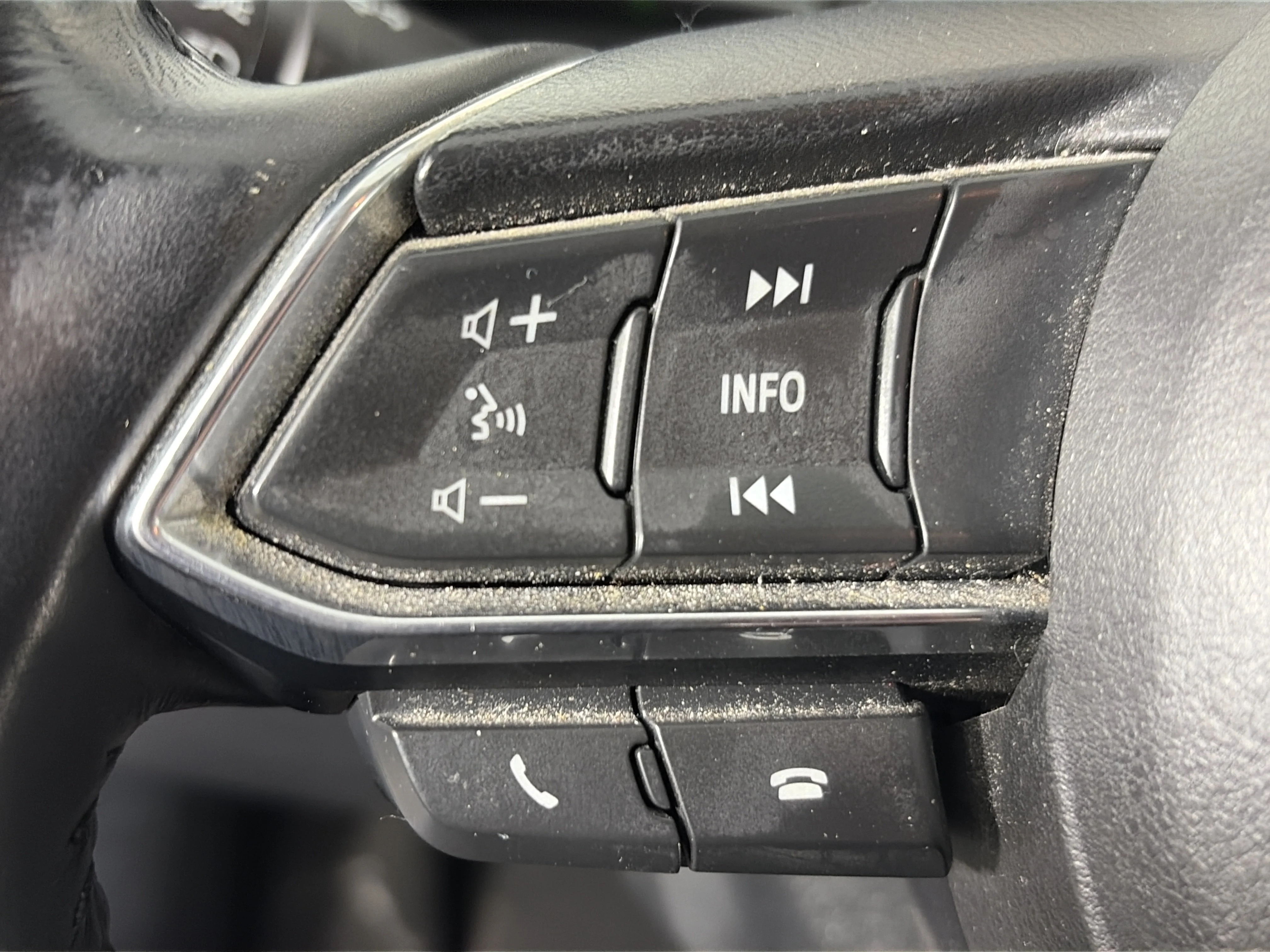 Used 2018 Sonic Silver Metallic Mazda Touring image 30