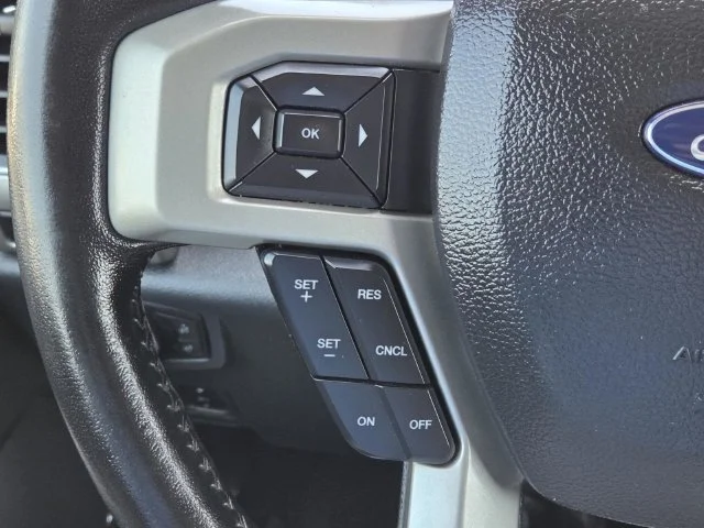 Used 2022  Ford Lariat image 20