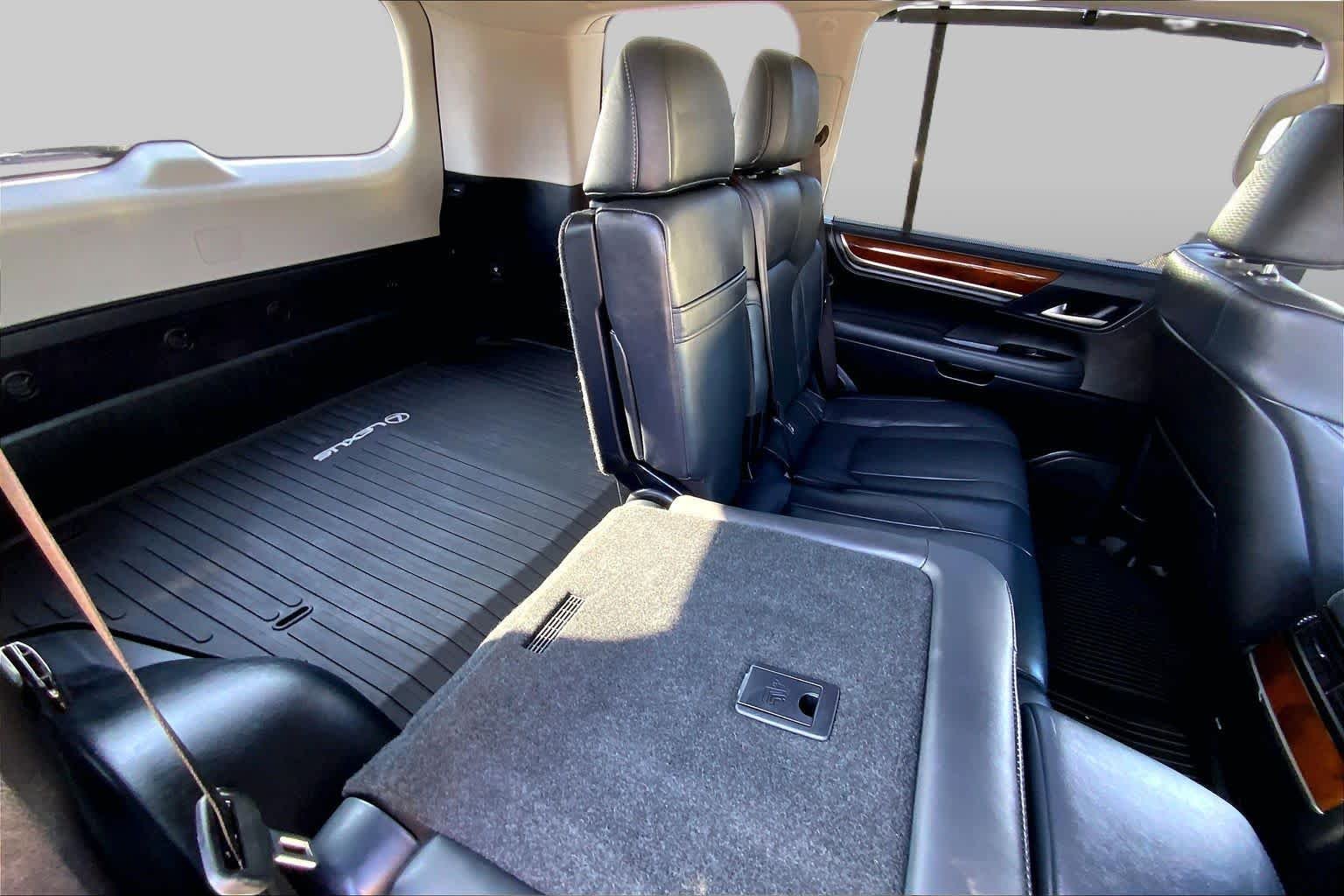 Certified Used 2019 Black Onyx Lexus  image 18