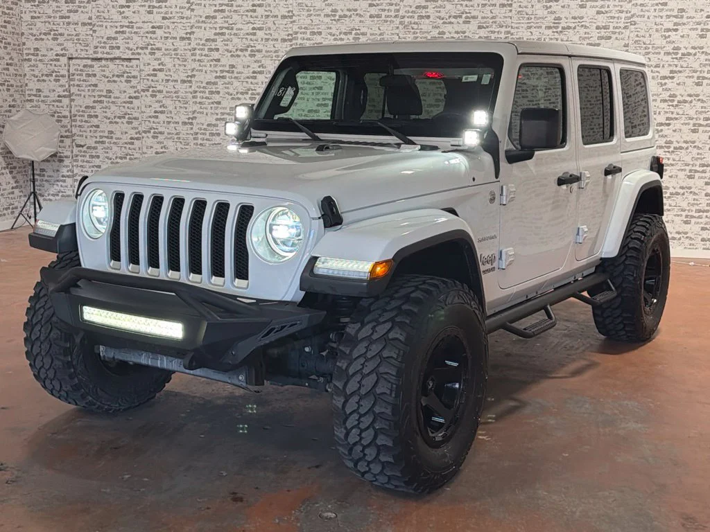 Used 2019 Bright White Clearcoat Jeep Unlimited Sahara image 3