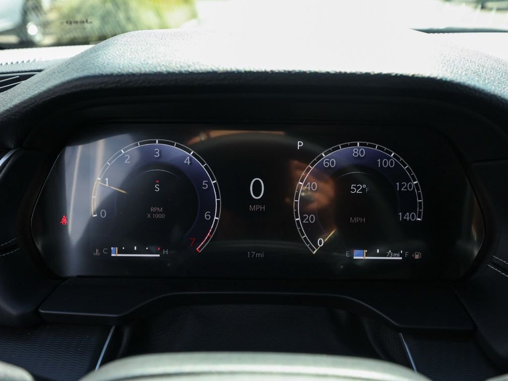 New 2026 Diamond Black Crystal Pearl-Coat Exterior Paint Jeep Laredo image 27