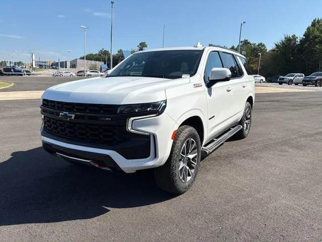 Used 2024 White Chevrolet Z71 image 3