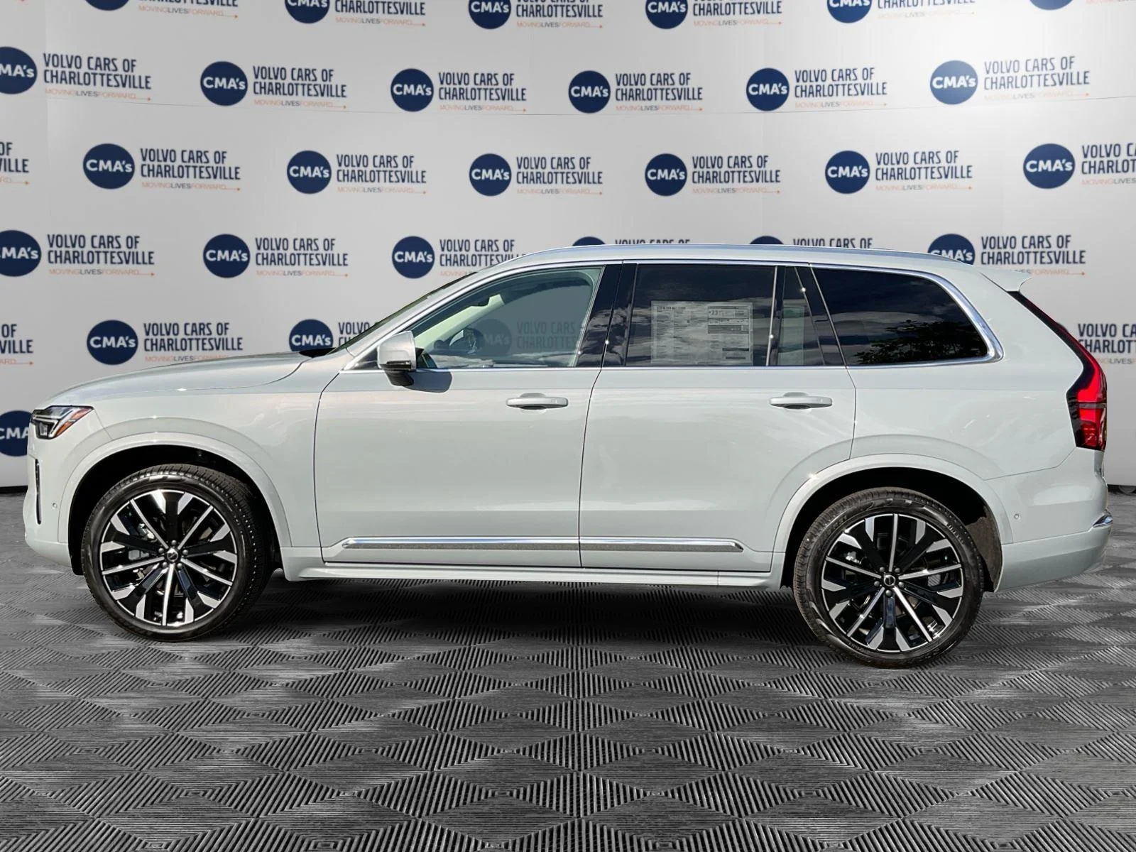 2026 Volvo XC90 Ultra - Photo 2