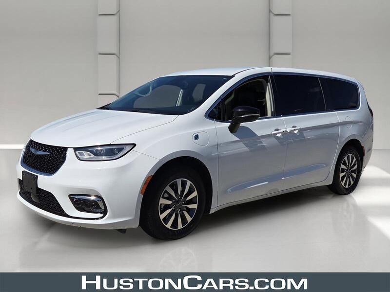 2024 Chrysler Pacifica PHEV