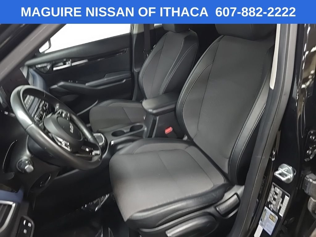 Used 2023 Black Kia S image 30