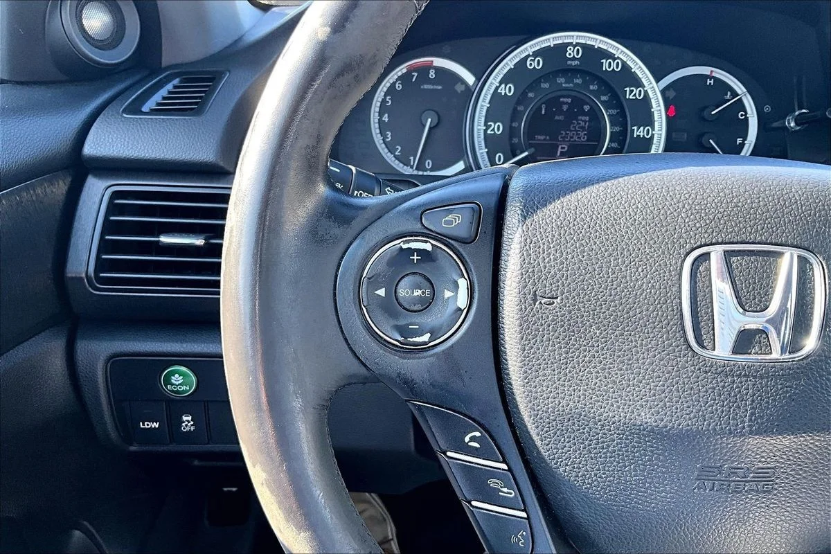 Used 2013 Silver Honda EX-L image 11