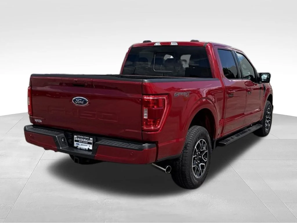 Used 2022 Rapid Red Metallic Tinted Clearcoat Ford XLT image 7