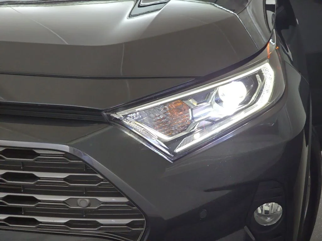 Used 2020 Gray Toyota Limited image 34
