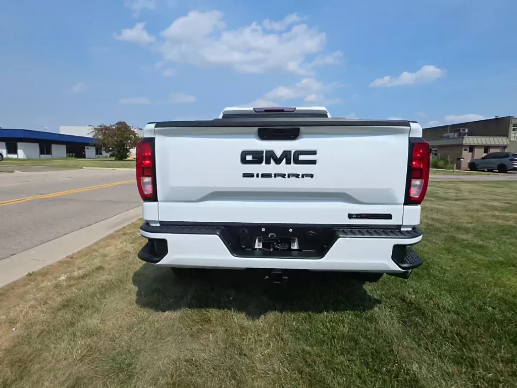 Used 2019 Summit White GMC Elevation image 5