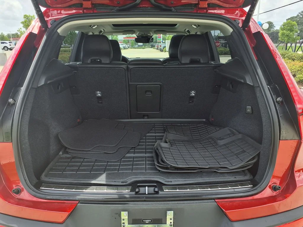 Certified Used 2023 Red Volvo Ultimate image 10