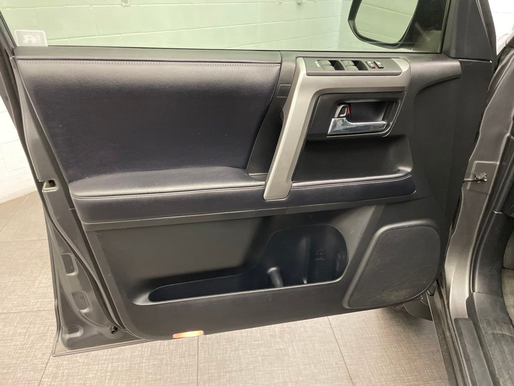 Used 2018 Gray Toyota SR5 image 21