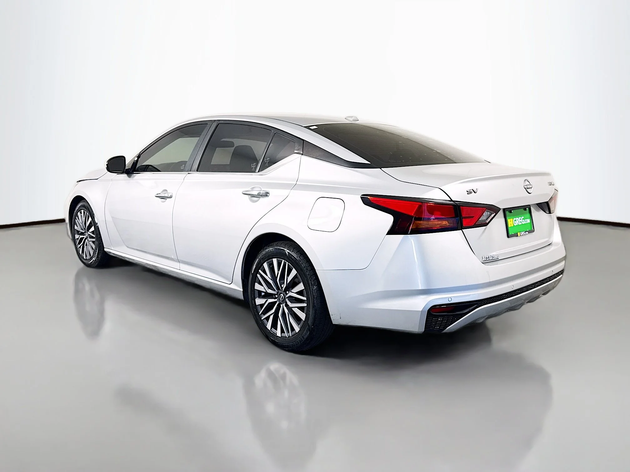 Used 2023 Brilliant Silver Metallic Nissan 2.5 SV image 5