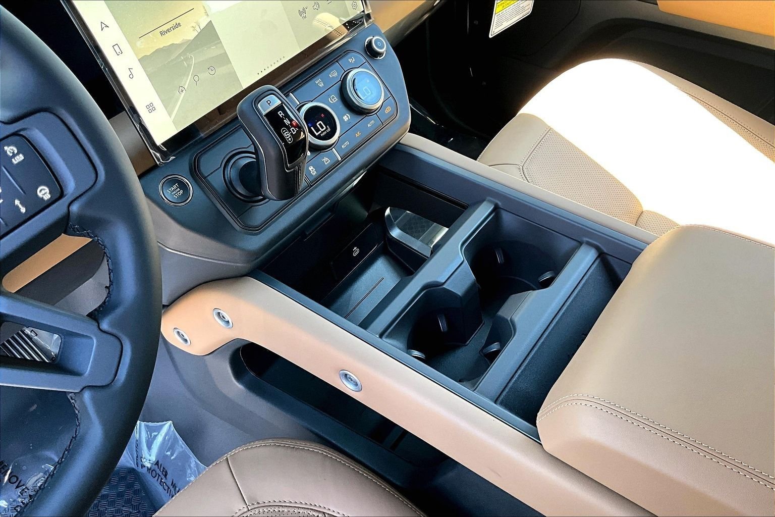 New 2026 Santorini Black Land Rover S image 8