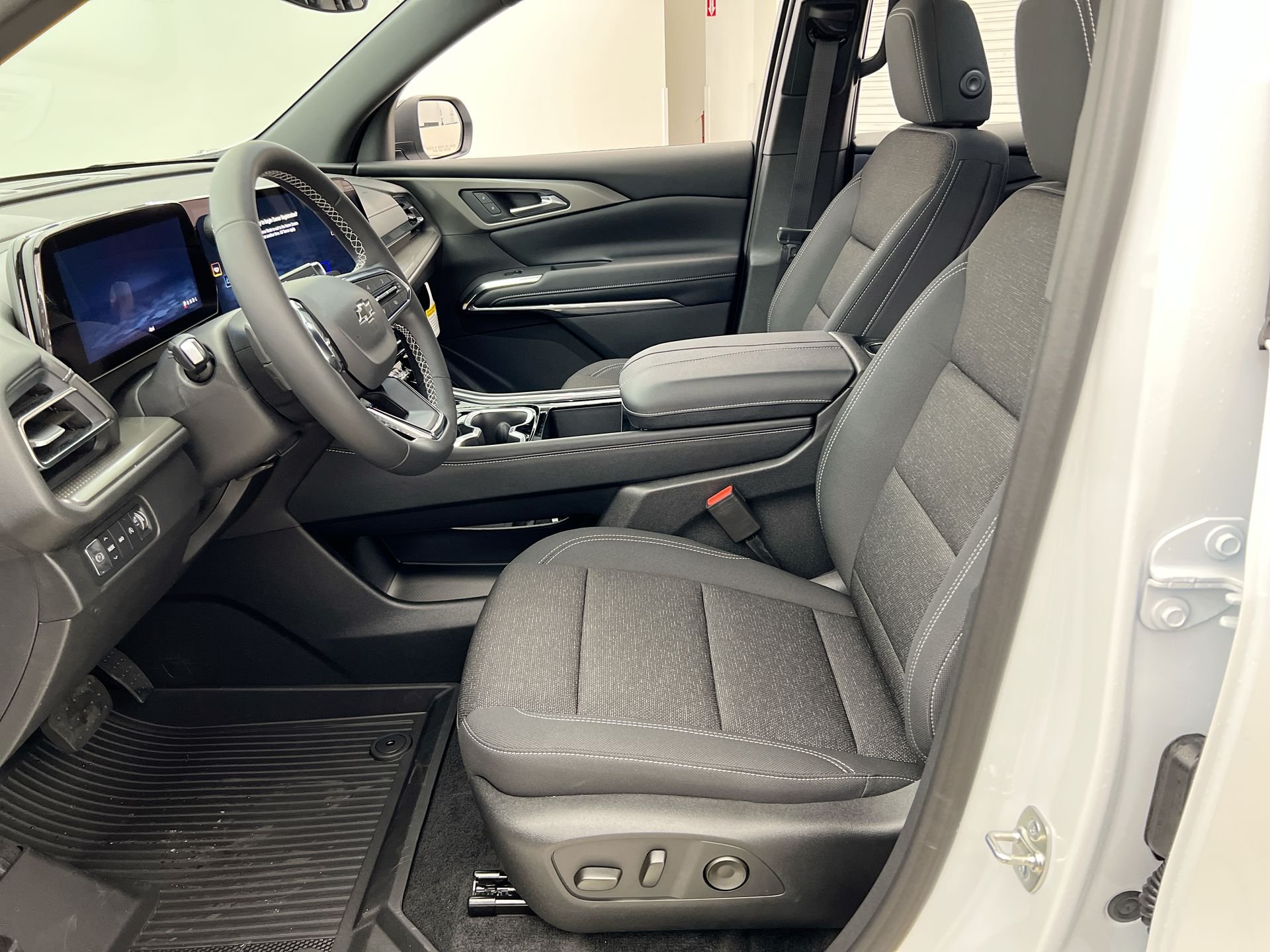 New 2026 Summit White Chevrolet LT image 63