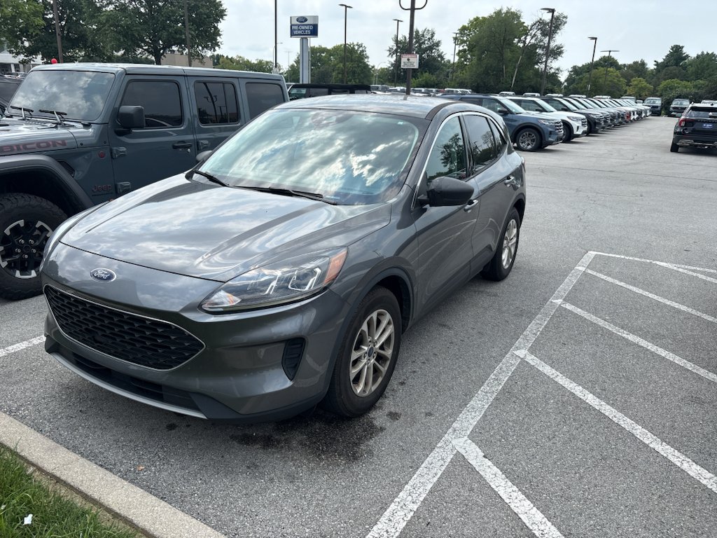 Used 2022 Carbonized Gray Metallic Ford SE image 2