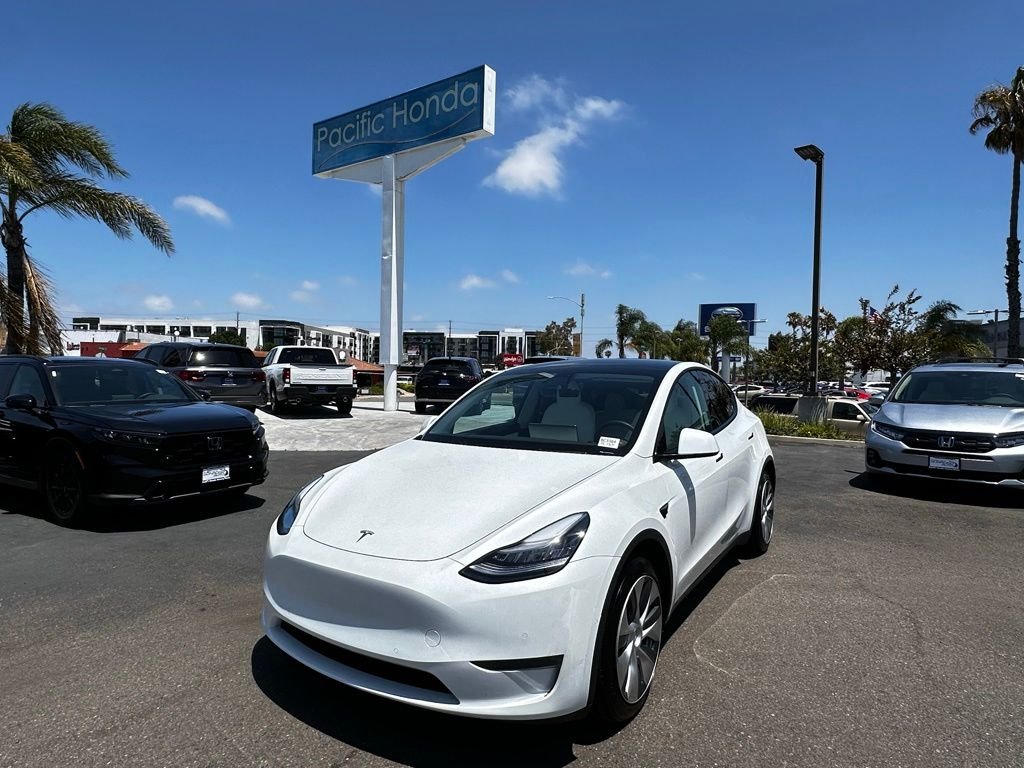 Used 2021 Tesla Model Y Long Range with VIN 5YJYGDEE9MF090914 for sale in San Diego, CA