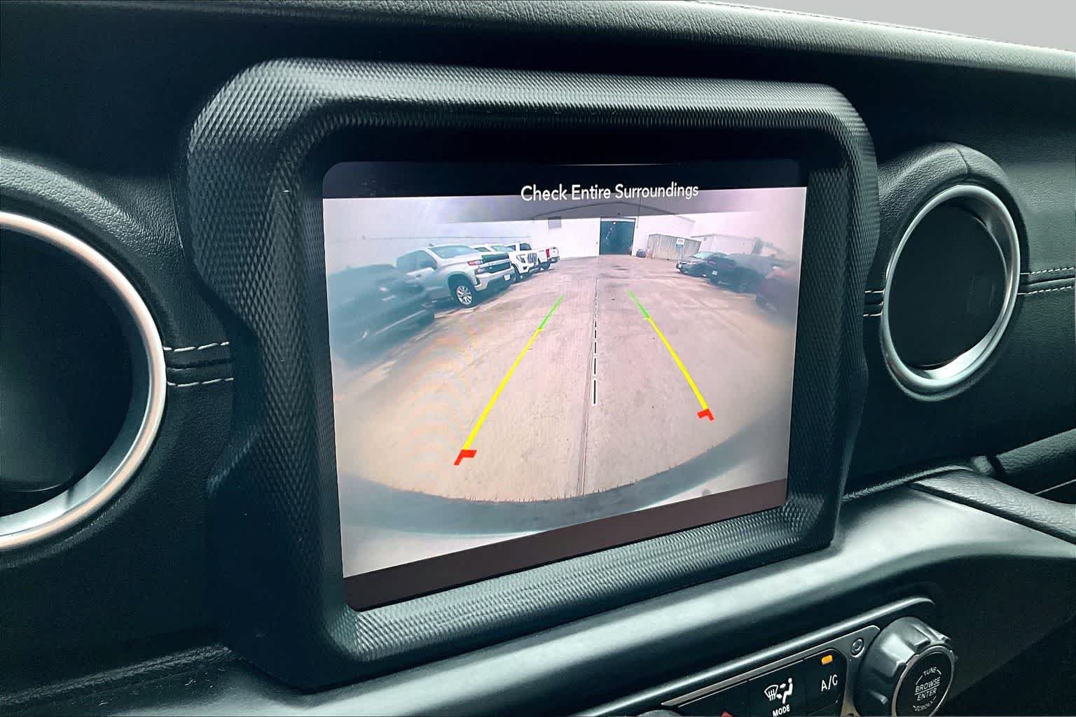 Used 2020 Black Clearcoat Jeep Sahara image 27