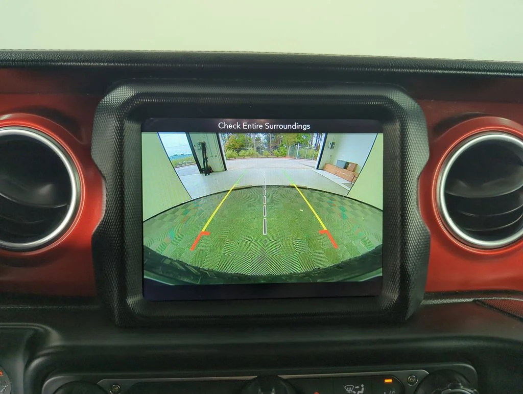 Used 2019 White Jeep Unlimited Rubicon image 25