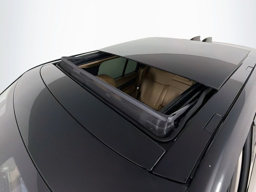 Used 2023 Gold Land Rover SE image 23