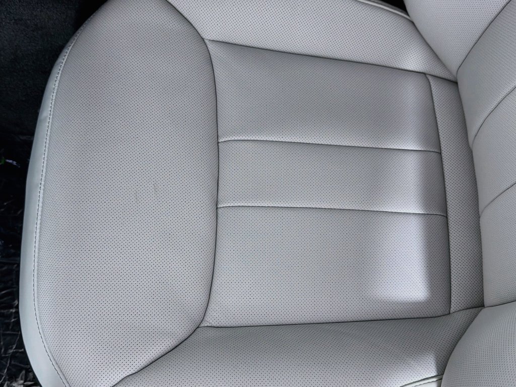 New 2027 Fuji White Land Rover  image 20