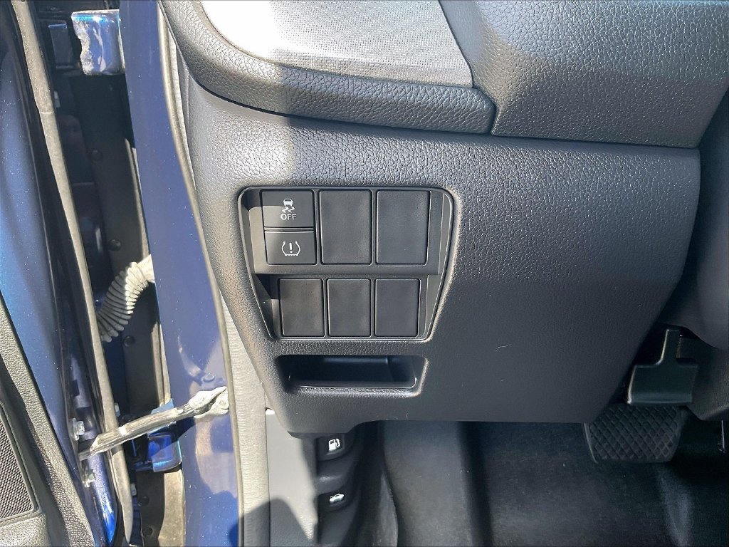 Used 2018 Blue Honda LX image 25