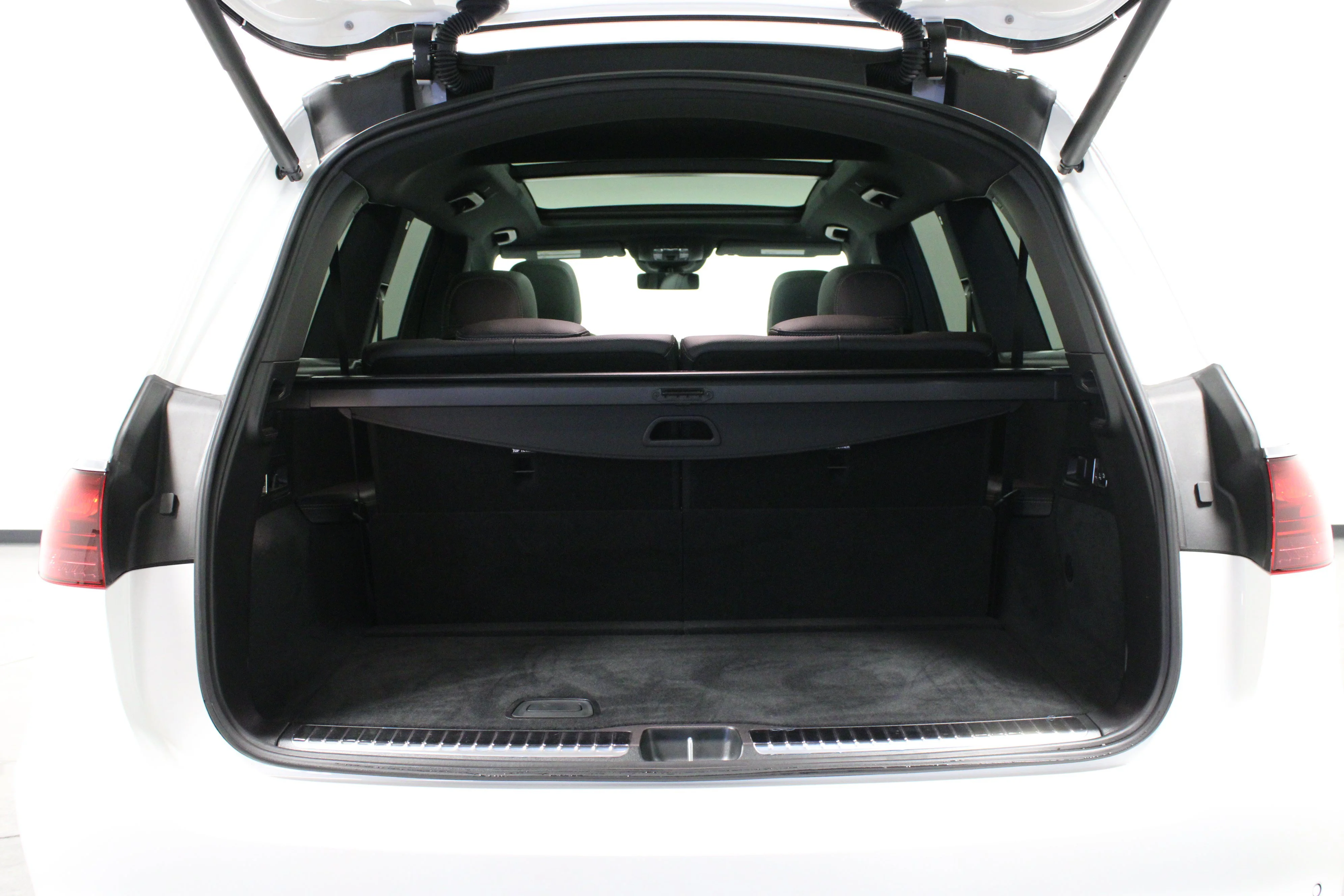 Used 2026 Polar White Mercedes-Benz GLS 450 image 15