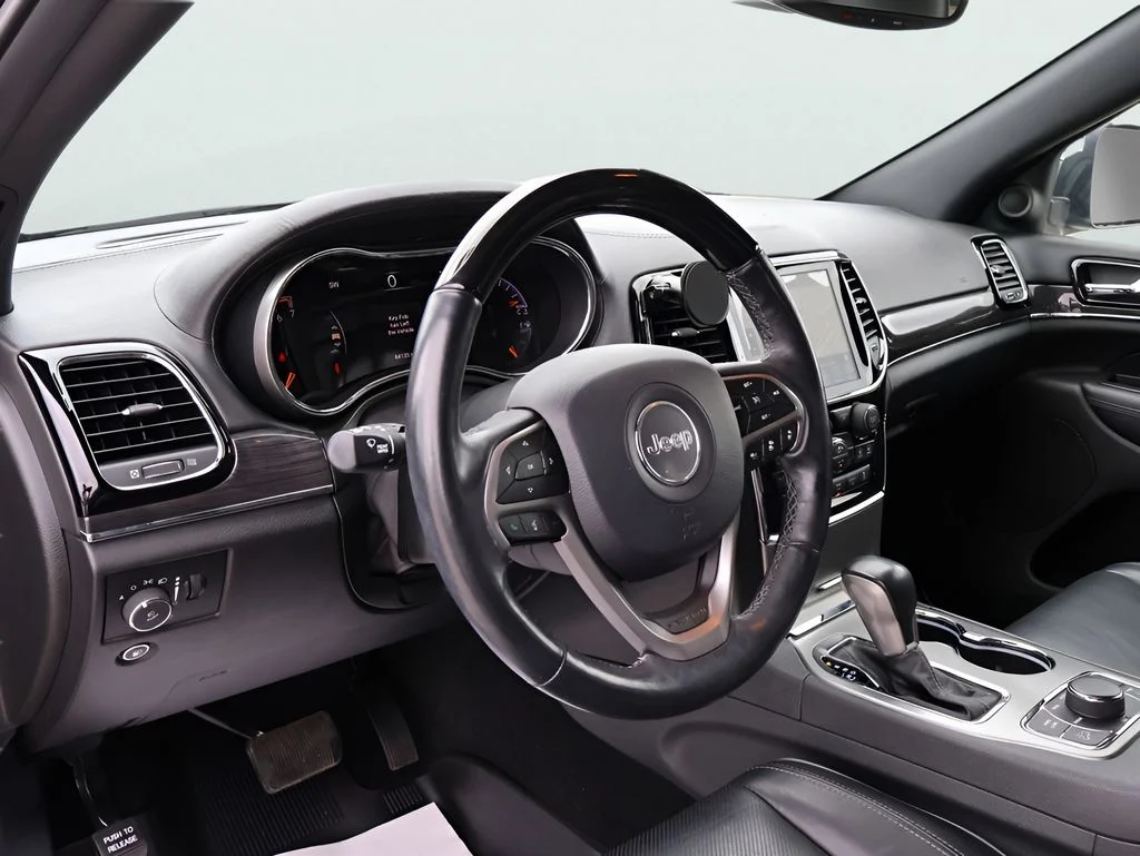 Used 2020 Blue Jeep Overland image 17