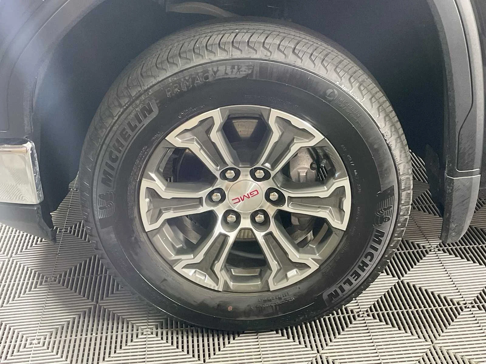Used 2026 Titanium Rush Metallic GMC SLT image 29