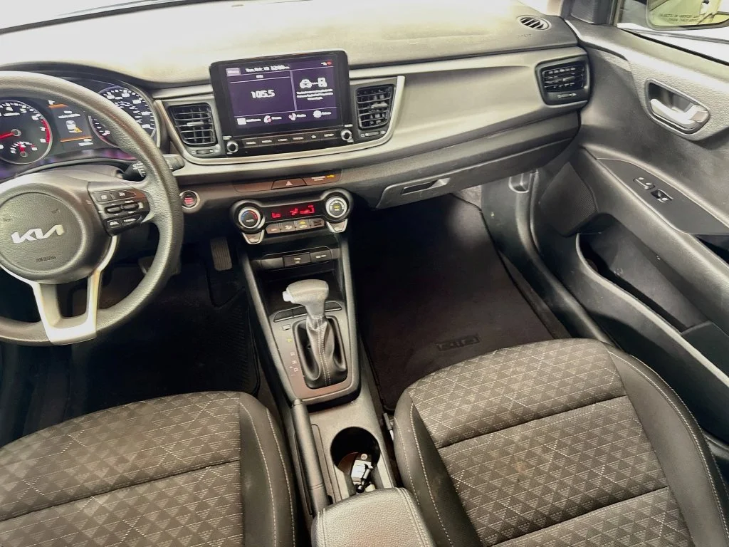 Used 2022 Black Kia S image 28