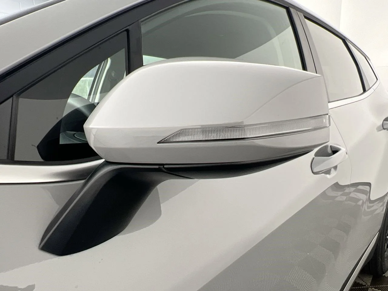 New 2026 Wolf Gray Kia EX image 10