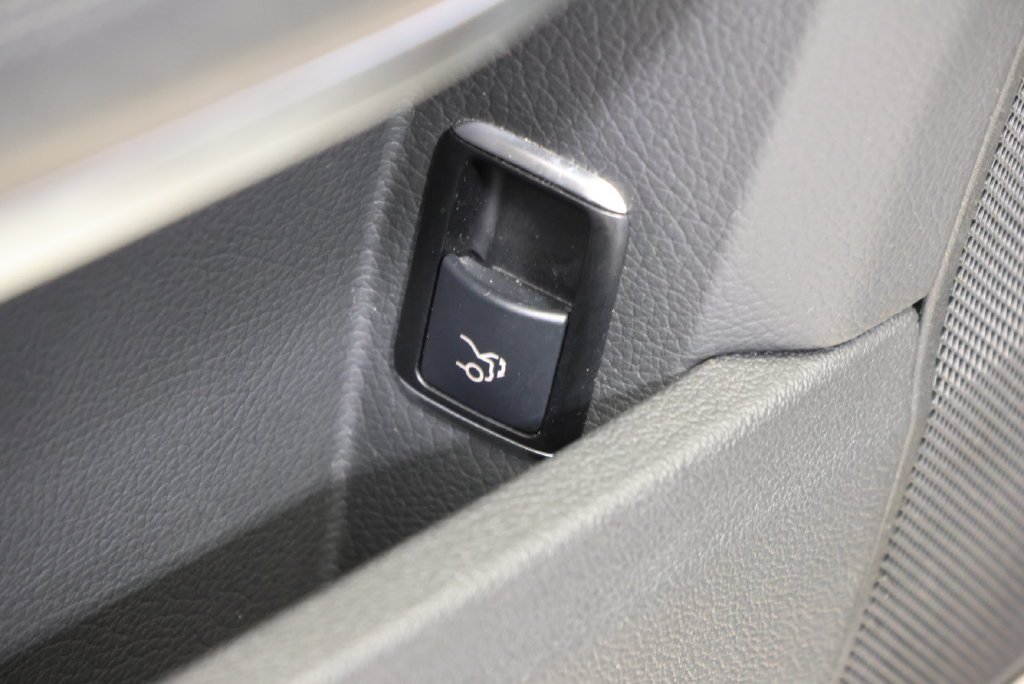 Used 2015 Steel Gray Metallic Mercedes-Benz E 63 AMG® image 34