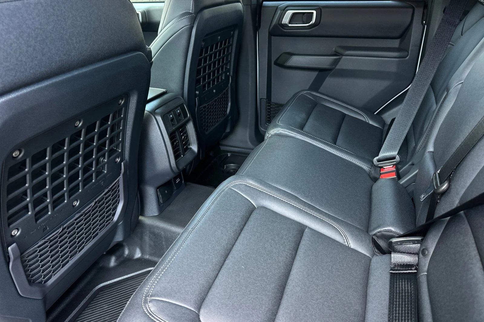New 2026 Avalanche Gray Ford Badlands® image 11