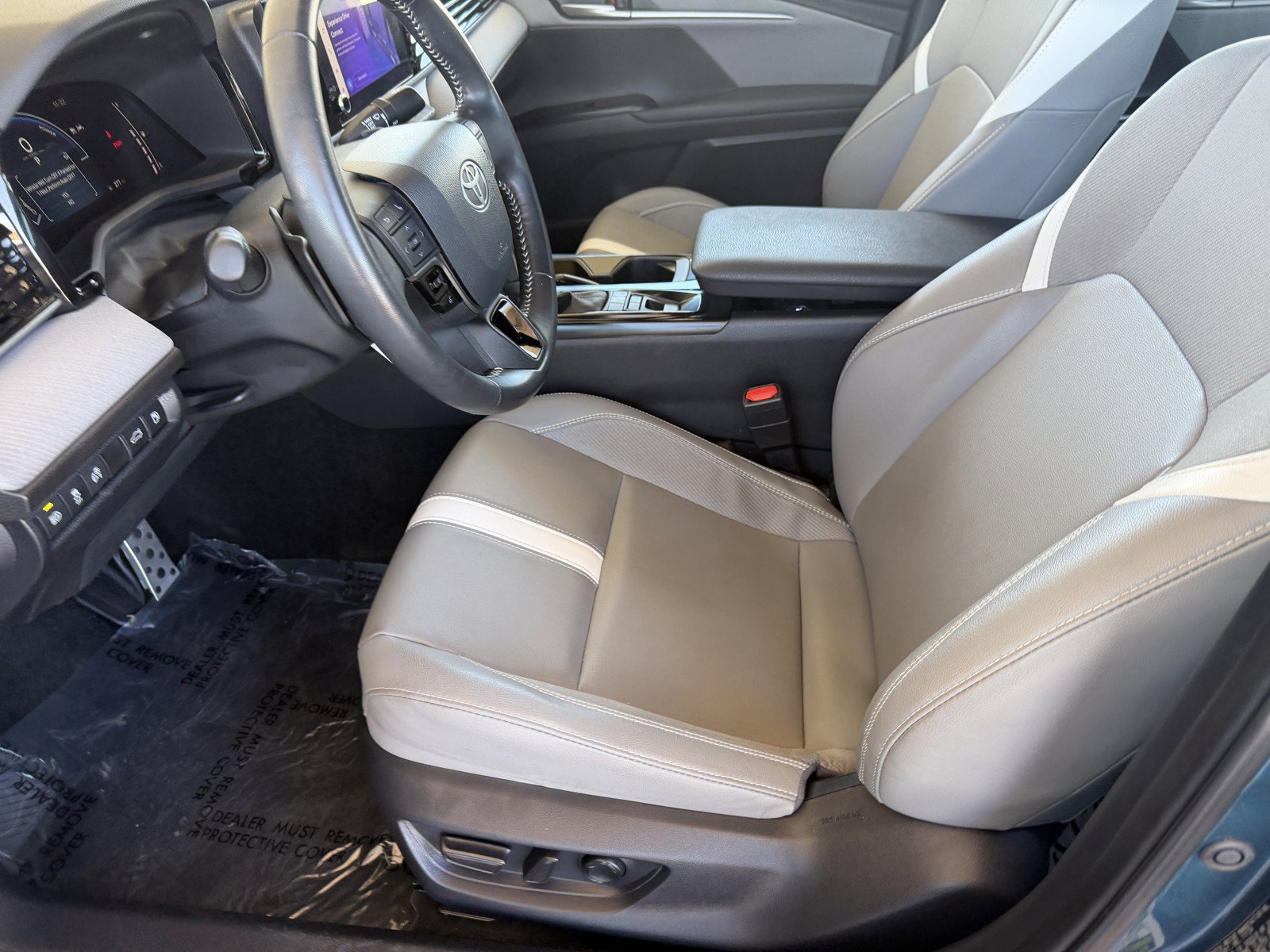 Used 2025 Ocean Gem Toyota SE image 20