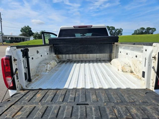 Used 2022 Summit White GMC SLE image 23
