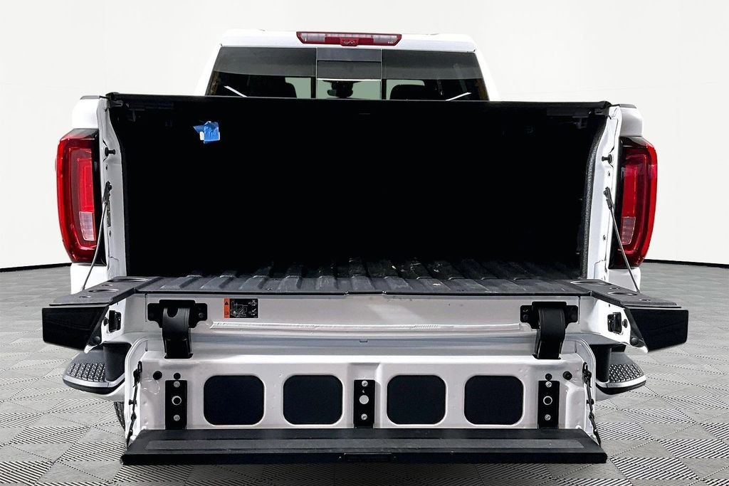 Used 2026 White GMC AT4 image 7