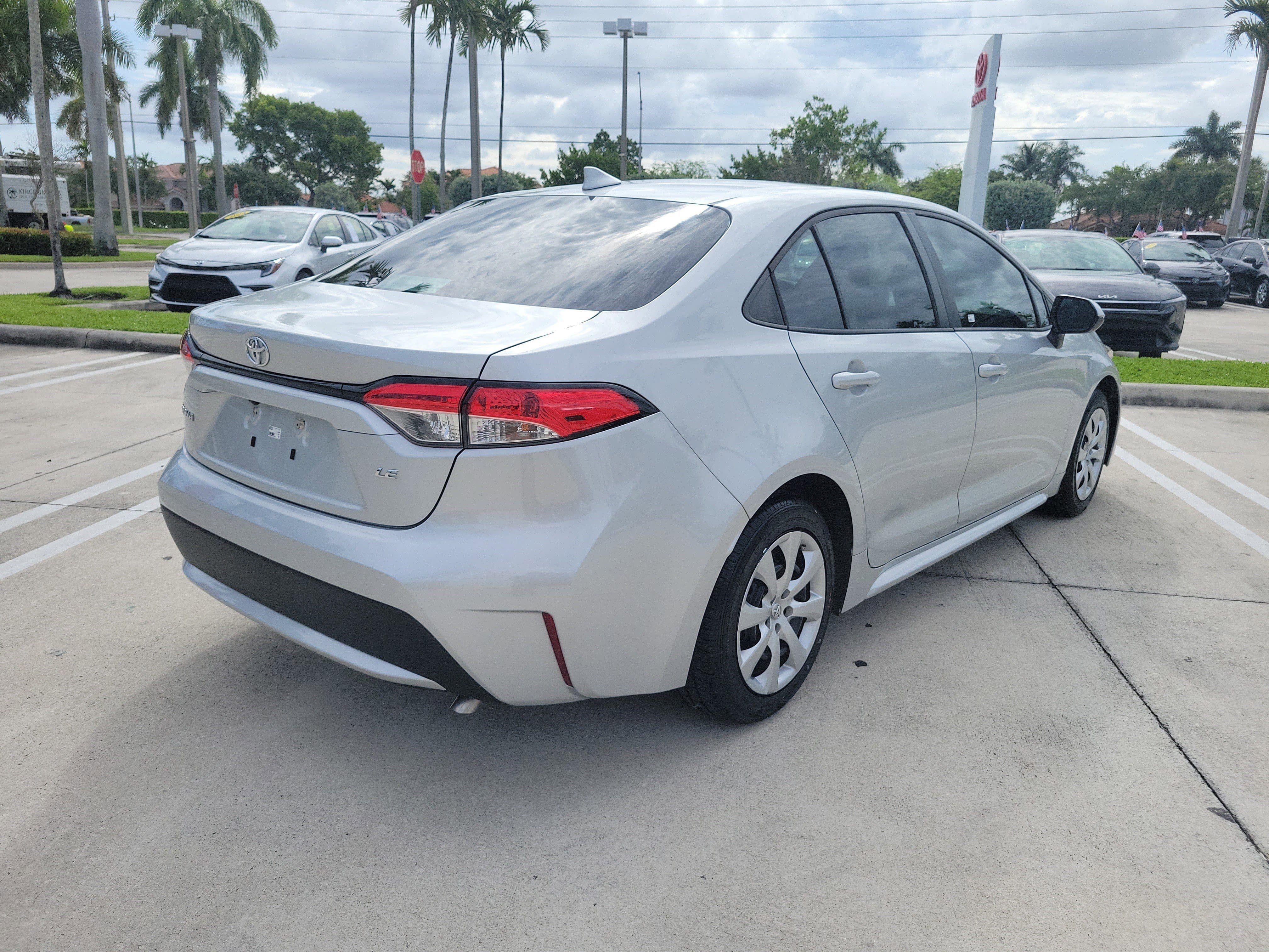 Used 2020 Classic Silver Metallic Toyota LE image 7