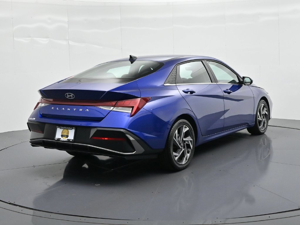 Used 2025 Blue Hyundai SEL Convenience image 6
