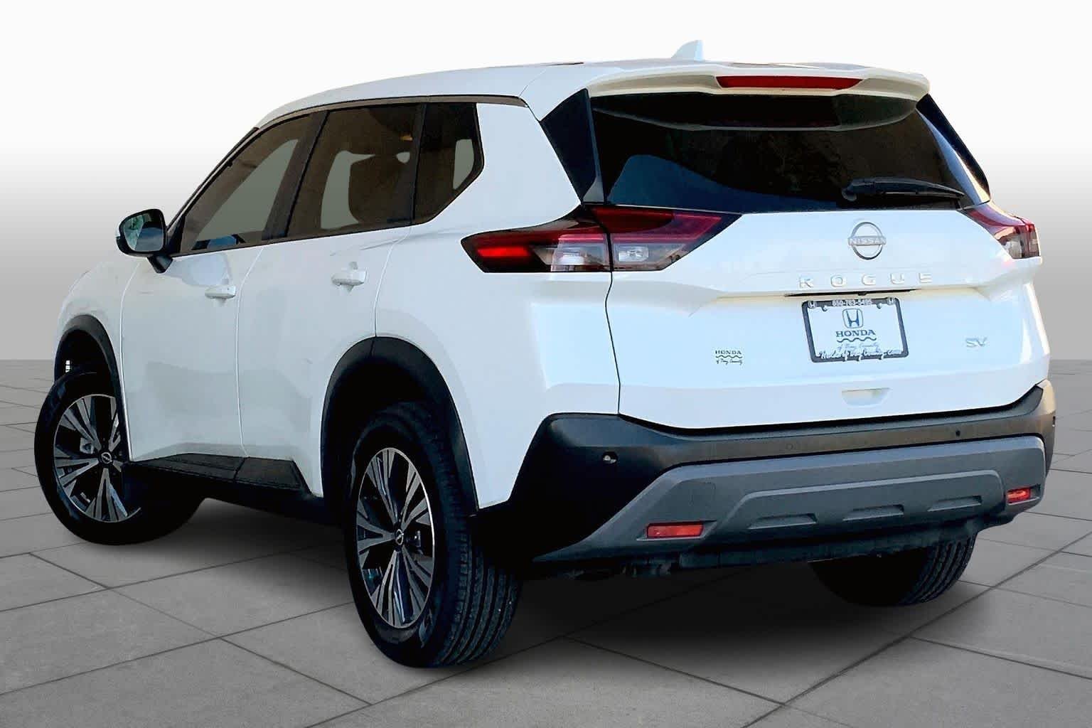 2022 Nissan Rogue SV - Photo 12