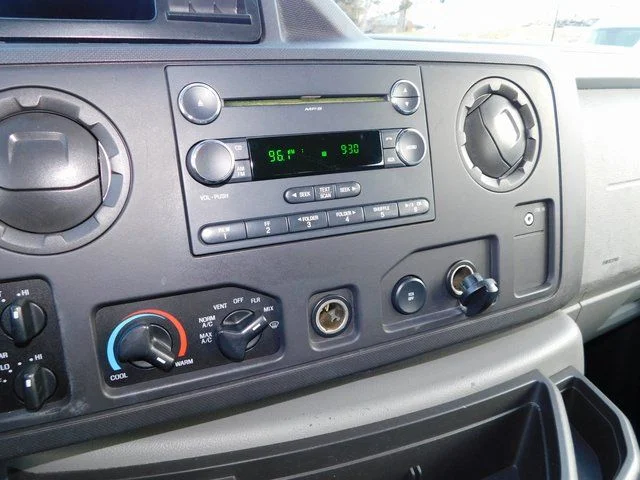 Used 2012 Oxford White Ford XLT image 31