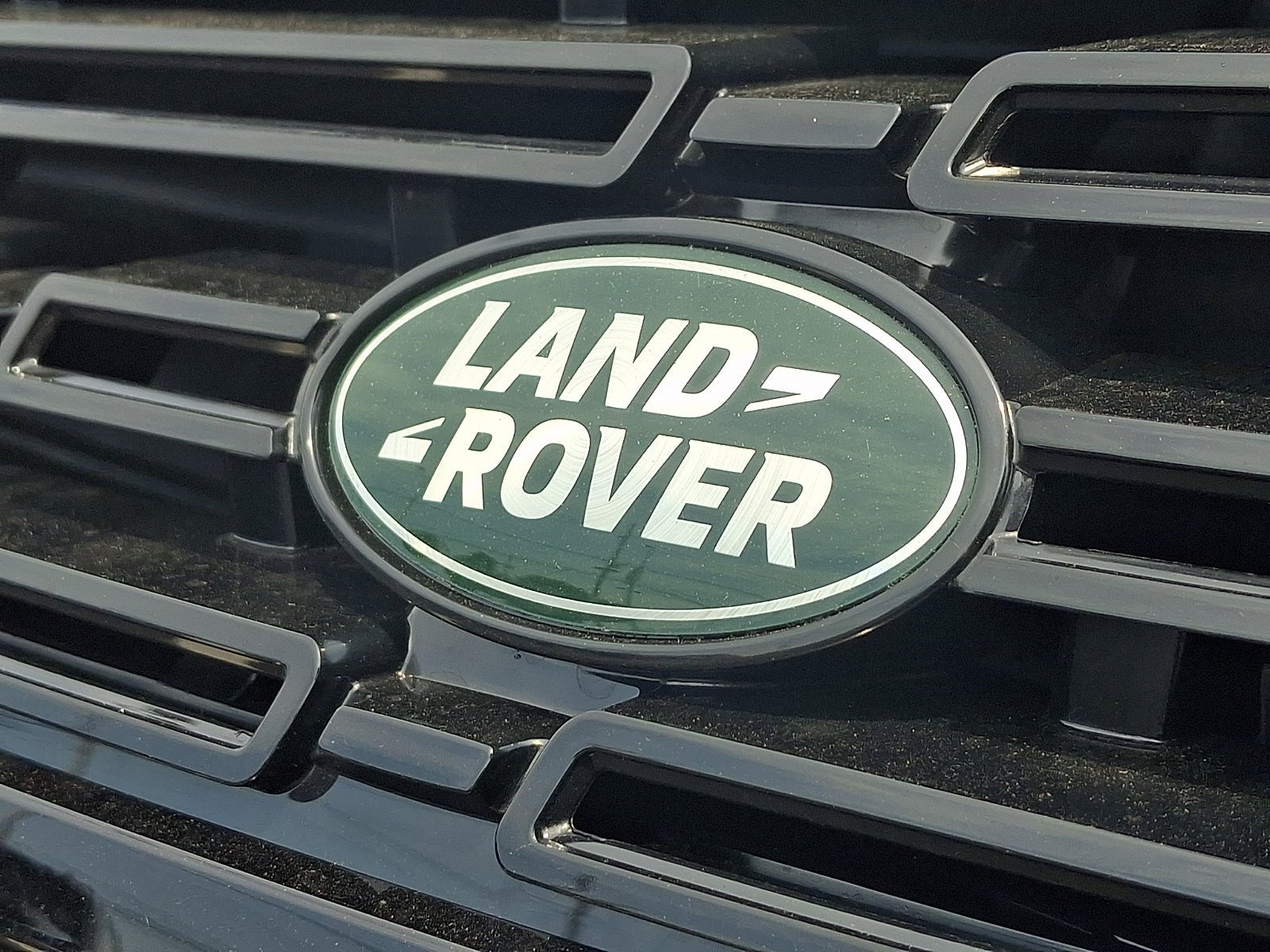 New 2026 Santorini Black LAND ROVER SE image 17