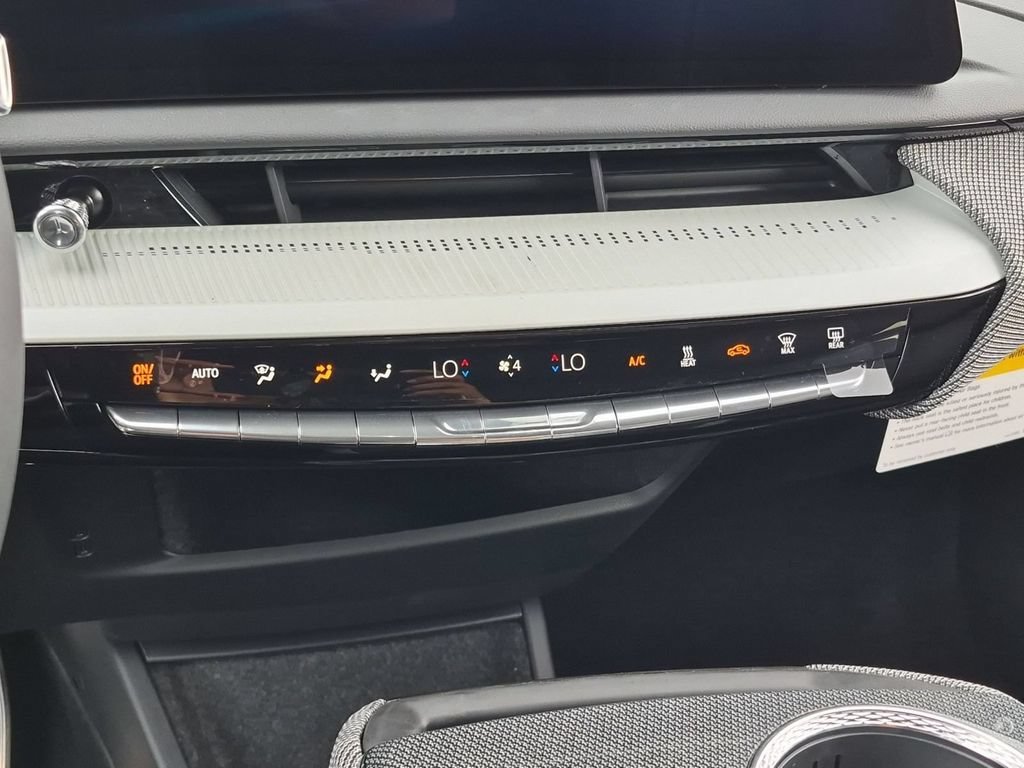 2027 Cadillac OPTIQ Luxury - Photo 12