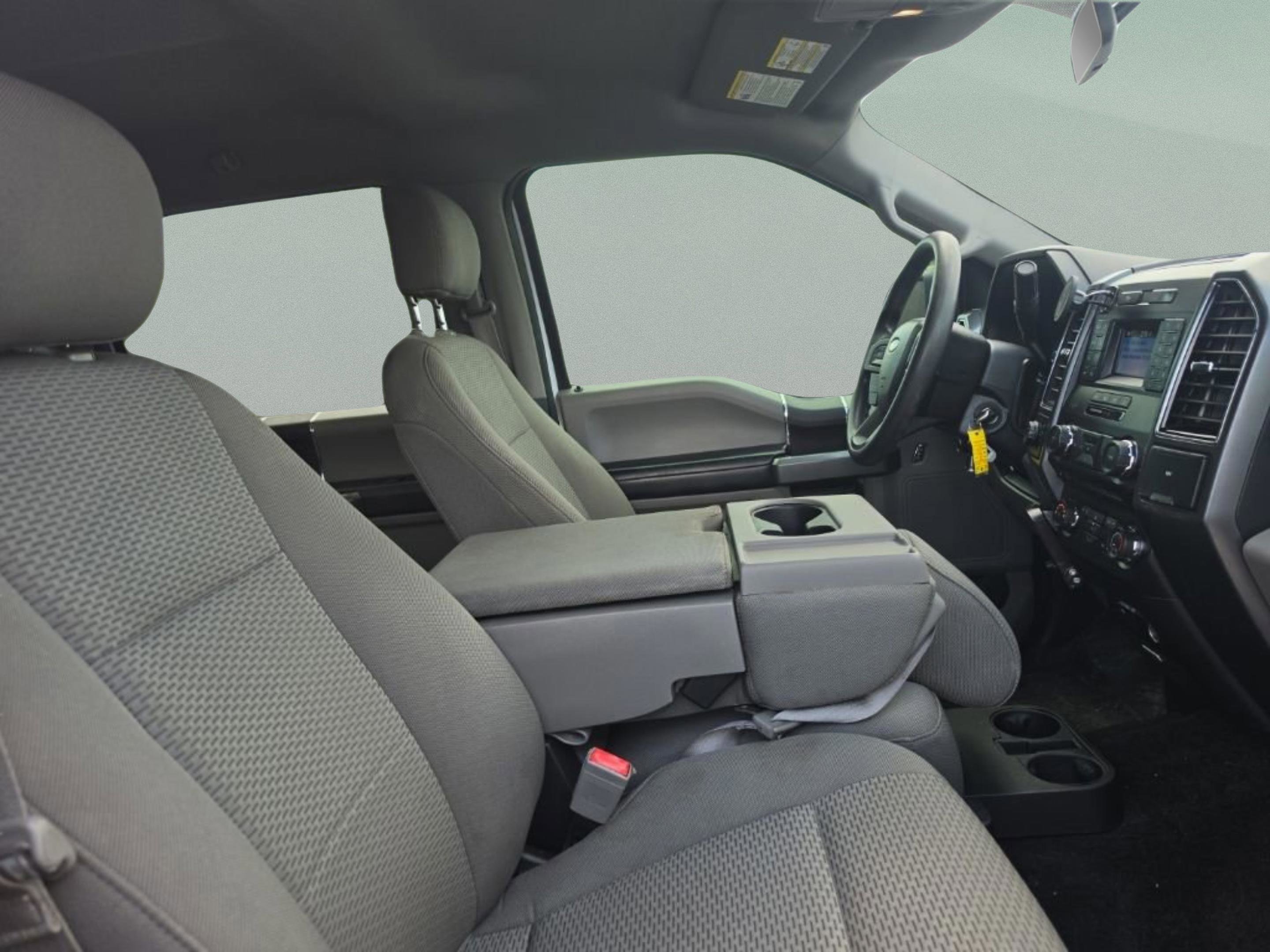 Used 2018 White Ford XLT image 27