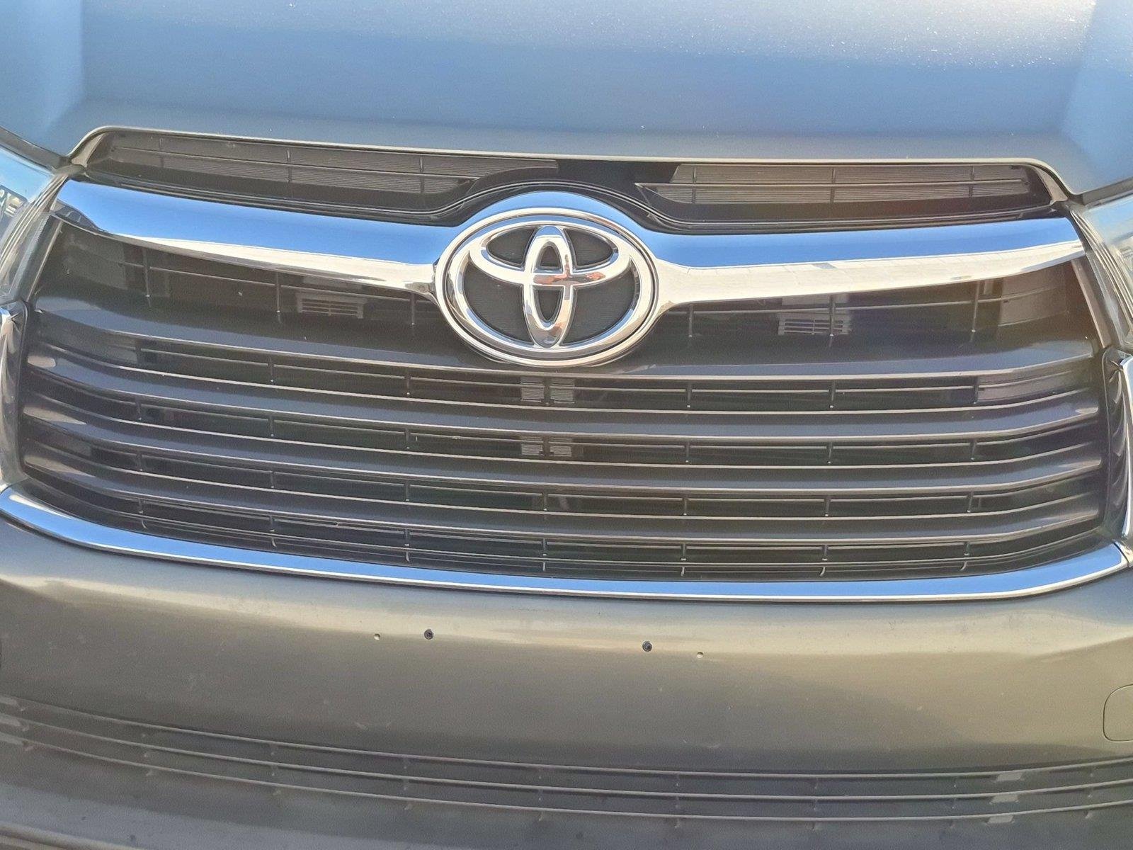 Used 2015 Predawn Gray Mica Toyota Limited image 12